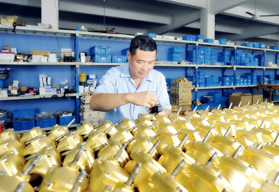 Kailing worker assembling fluid-control valve products